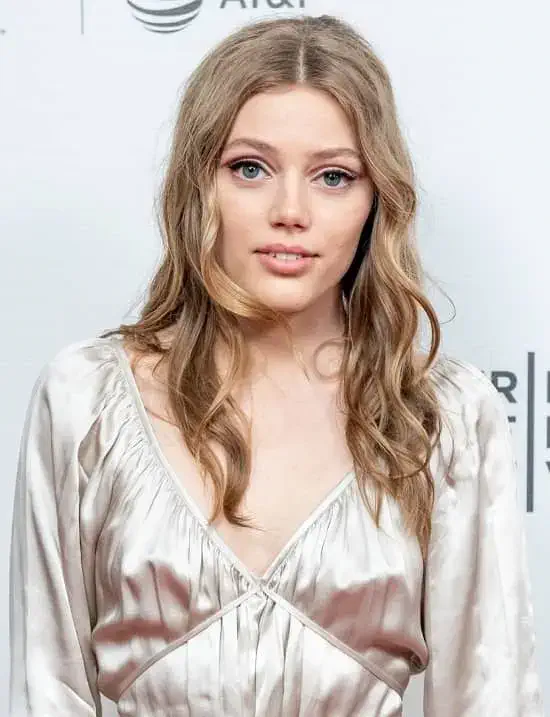 Grace Van Dien Net Worth 2022: Wiki, Biography, Personal Life, Parents, Boyfriend & Relationships, Age & Height, Career, Movies and TV Shows, Facts 14 Grace-Van-Dien-Bio