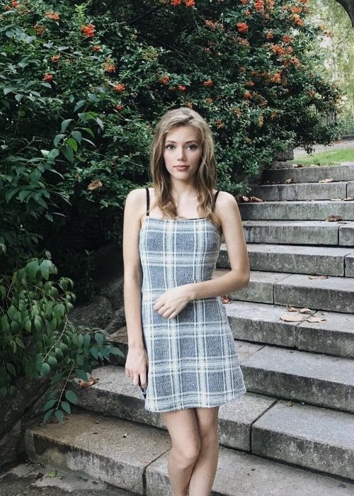 Grace Van Dien Net Worth 2022: Wiki, Biography, Personal Life, Parents, Boyfriend & Relationships, Age & Height, Career, Movies and TV Shows, Facts 20 Grace-Van-Dien-Height
