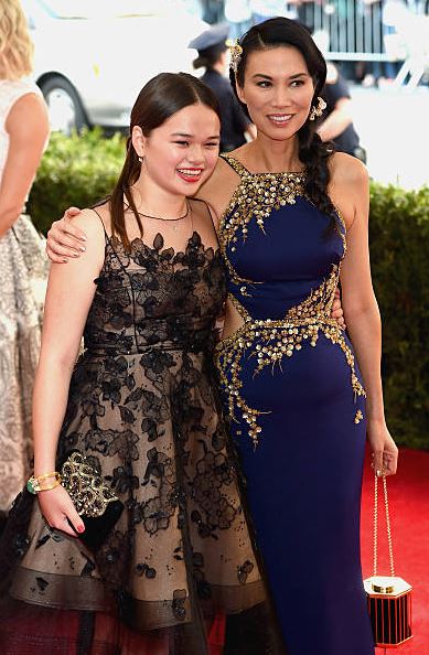 Grace-with-her-mother-Wendi-Murdoch