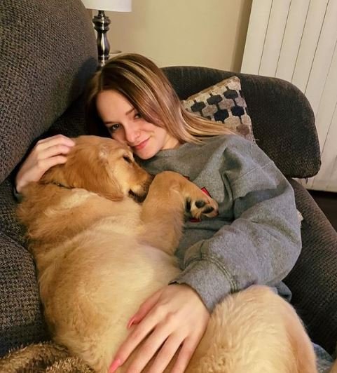 Zoe Laverne Net Worth 2022: Wiki, Biography, Age, Boyfriend, Parents, Ethnicity, Height, Lifestyle & More 39 Laverne-with-her-pet-dog