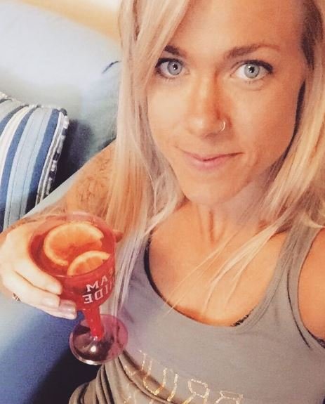 Lisa Tranel Net Worth 2022: Wiki, Biography, Age, Husband, Children, Family & Facts 26 Lisa-Tranel-is-a-look-alike-of-Jennifer-Aniston
