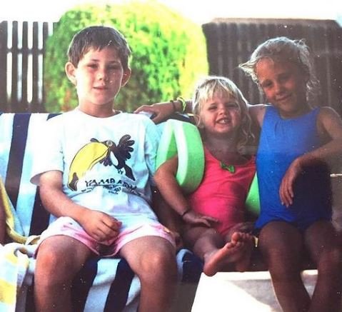 Lisa Tranel Net Worth 2022: Wiki, Biography, Age, Husband, Children, Family & Facts 32 Lisa-Tranels-childhood-photo-with-her-siblings