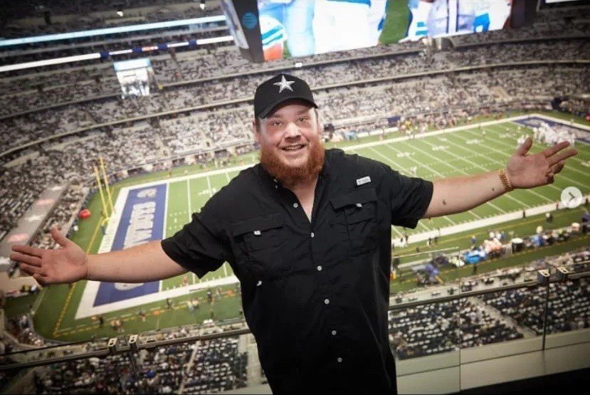Luke Combs Net Worth 2022: Wiki, Bio, Early Life, Career, Awards & Achievements, Life Lessons, Videos 12 Luke-Combs-Early-Life