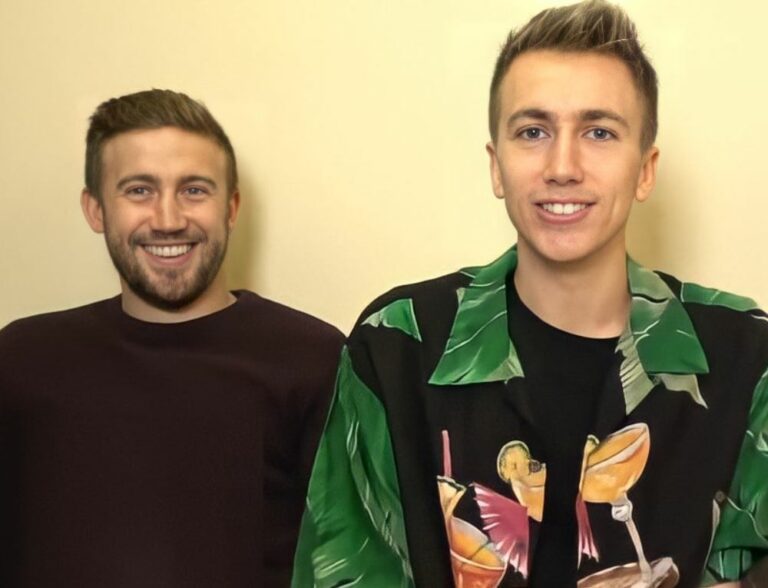 Miniminter-and-his-brother-768x588