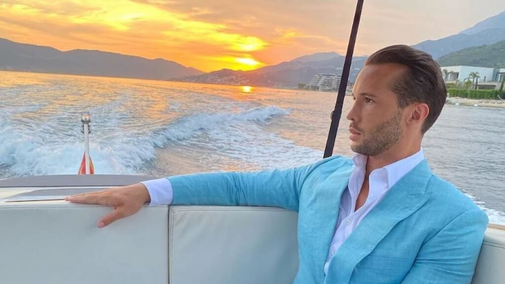 Tristan Tate Net Worth 2022: Wiki, Biography, Personal Life, Family, Appearance, Career, Before Business, Becoming Rich, Cars Collection, The Hustlers University, Social Media 20 Tristan-Tate-Career